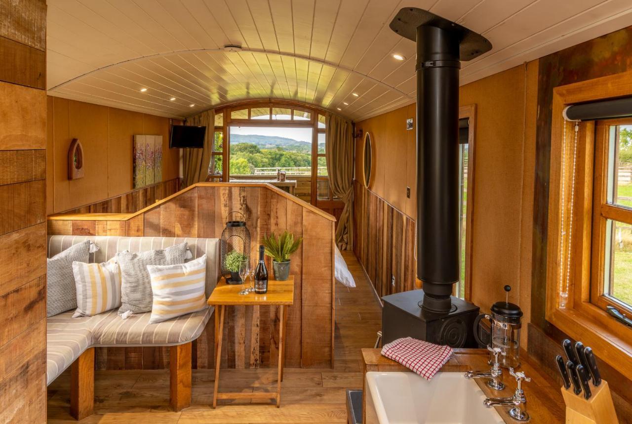 Ashwood Shepherd Hut -Ockeridge Rural Retreats Apartment วุร์สเตอร์ ภายนอก รูปภาพ