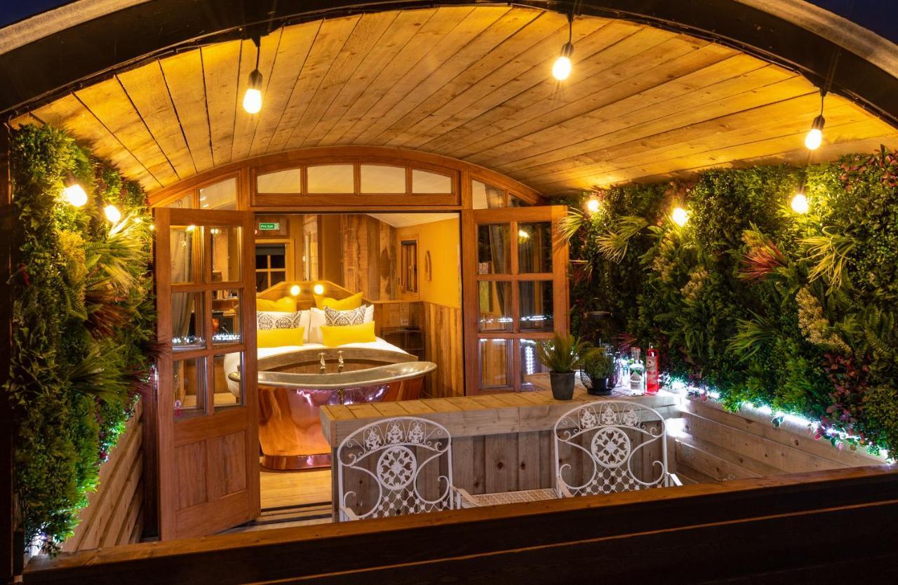 Ashwood Shepherd Hut -Ockeridge Rural Retreats Apartment วุร์สเตอร์ ภายนอก รูปภาพ